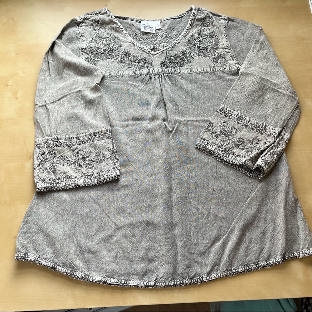Parsley & Sage Gray Embellished Tunic 3/4 Sleeve